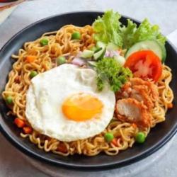 Mie Nyemek Telor Pedas