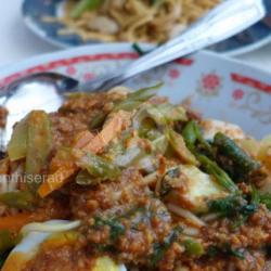 Lontong Pecel   Telur Dadar