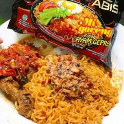 Indomie Ayam Geprek Free Es Teh