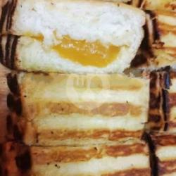 Roti Bakar Mangga   Nanas   Susu