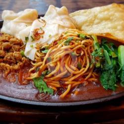 Mie Hotplate Pangsit Basah