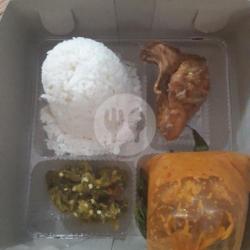 Nasi Ayam Bkr / Gr / Syur Pakai Box