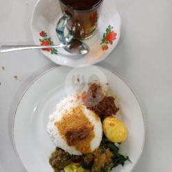 Nasi Rendang   Telur Bulat   Teh Hangat Manis