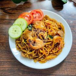 Mie Goreng Seafood / Seafood Fried Noodle