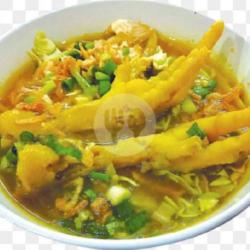 Soto Ayam Ceker   Lontong