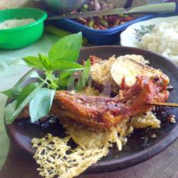 Nasi Sayap Ayam(sambal Trasi/sambal Bawang )