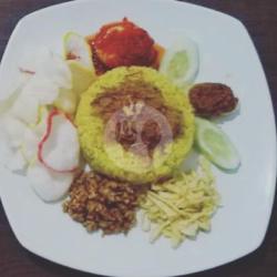 Nasi Kuning Telor Balado