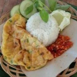 Telur Penyet Sambal Bawang Dengan Nasi