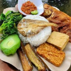 Nasi Tempong Ikan Asin