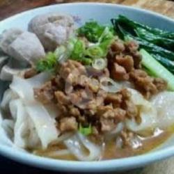 Kwetiau Bakso Kuah Ayam Ambyarr