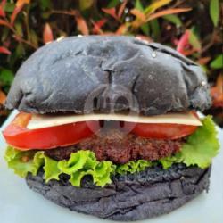 Black Cheese Burger