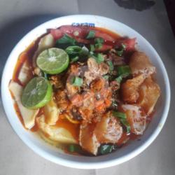 Soto Mie Kumplit