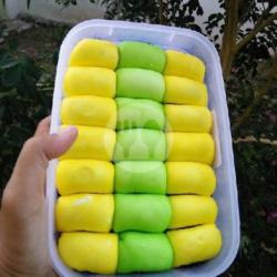 Pancake Durian Cream Rainbow