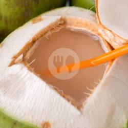 Kelapa Muda Isi Tipis