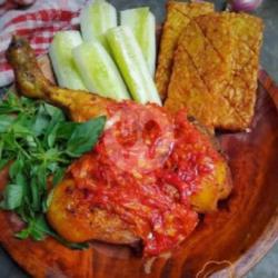 Nasi Ayam Penyat Sambel Merah Terasi