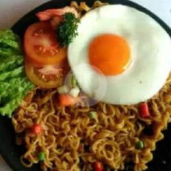 Mie Telor Sayur Goreng/kuah