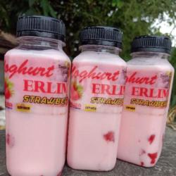 Erlima Yoghurt Strawberry   Buah Asli 250ml