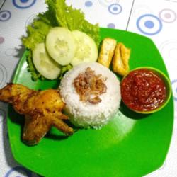 Paket Pecel Ayam (sayap)   Nasi