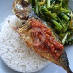 Nasi Campur (nasi   Ikan Tude Goreng Sous Sayur Cah