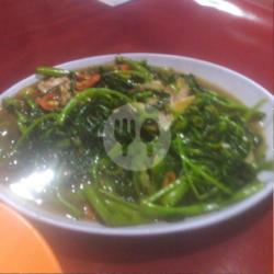 Cha Kangkung Cumi