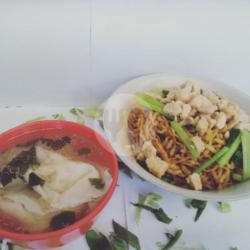 Bakmi Yamien Pangsit