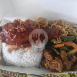 Nasi Campur Ayam Masak Merah