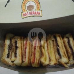 Roti Bakar Kombinasi Coklat, Kacang, Nanas