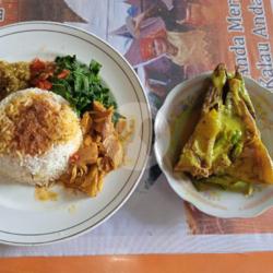 Nasi Kepala Patin  Gulai Kuning