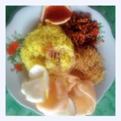 Nasi Kuning, Orek Tempe, Bihun, Sambal, Krupuk