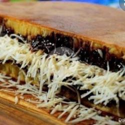 Martabak Bangka Kacang Coklat Kismis