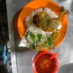 Lalapan Nasi Ayam Purnama Dieng