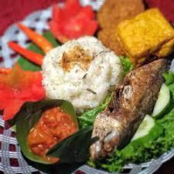 Paket Nasi Ikan Asin Pedo Cabe Ijo