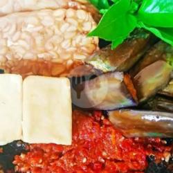 Nasi Penyetan Tempe Tahu Terong Ikan Asin