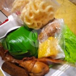 Nasi Timbel Ayam Goreng Paket Komplit