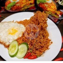 Indomie Rasa Ayam Geprek   Nasi   Telur   Sosis Free Es Teh