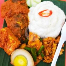 Nasi Campur Bali Bandeng