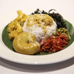 Nasi Gulai Usus Isi