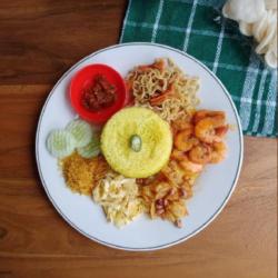 Nasi Kuning Udang Sambal Goreng