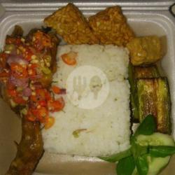 Nasi Ayam Penyet Sambel Matah