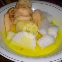 Lontong Kuah Kuning