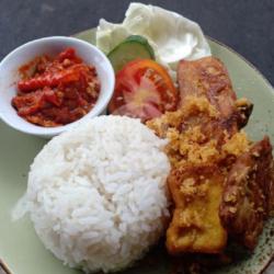 Nasi Ayam Tahu Tempe