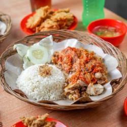 Ayam Geprek (dada)   Sambal Bawang Tumis