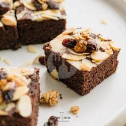 Almond Granola Brownies