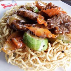 Yi Fu Mie Sapi Lada Hitam