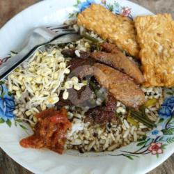 Nasi Rawon Empal Daging