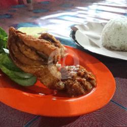 Pecel Ayam Sambel Dadakan