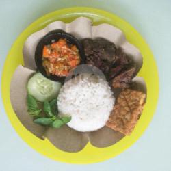 Nasi Rempela Ati Plus Tempe Sambel Bledek