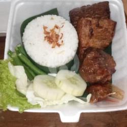 Nasi Bacem Tingkat Komplit