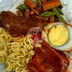 Nasi Campur Mie Kuning Ayam Kare Daging Bali Telor 1/2 Pke Kotak Smbel Pisah