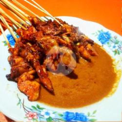 20 Tusuk Sate Ayam/ Kacang